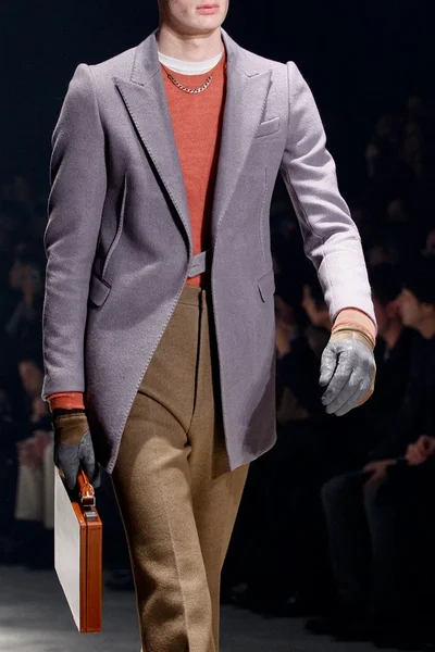 Look 3